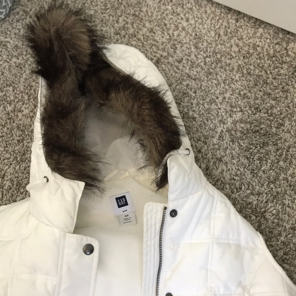 Women’s white vest